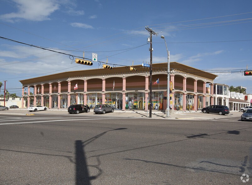 2600 Padre Blvd, South Padre Island, TX à louer - Photo de l’immeuble – Image 3 sur 11