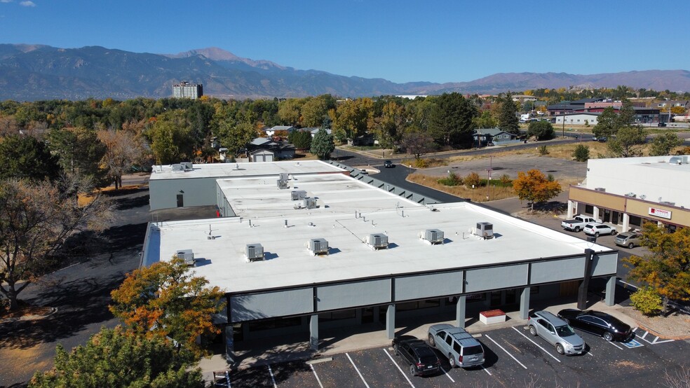 2511-2535 Airport Rd, Colorado Springs, CO à louer - Photo de l’immeuble – Image 2 sur 4