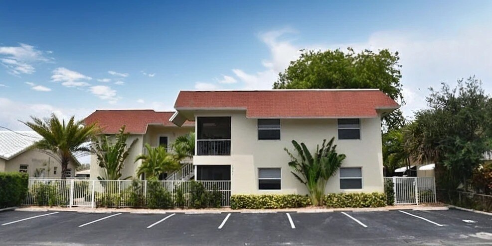1361 NE 27th Way, Pompano Beach, FL à vendre Photo principale– Image 1 sur 9