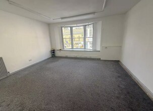 33A Market Pl, Pontefract à louer Photo intérieure– Image 1 sur 5