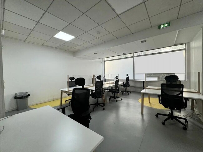 Plus de détails pour Local commercial à vendre