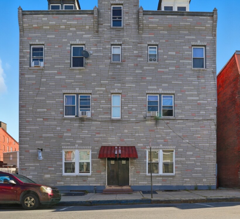 Downtown Reading Multifamily Portfolio portefeuille de 3 biens à vendre sur LoopNet.fr Photo principale– Image 1 sur 16