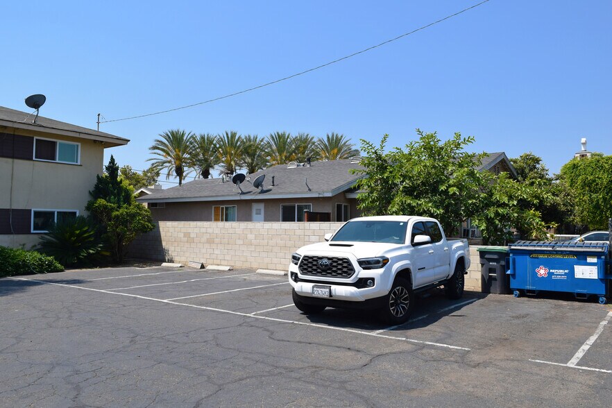 1236 W 2nd St, Santa Ana, CA à vendre - Photo de l’immeuble – Image 3 sur 12