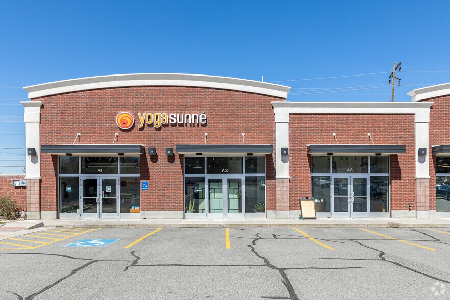 2242 E Fort Union Blvd, Salt Lake City, UT à louer - Photo de l’immeuble – Image 2 sur 5