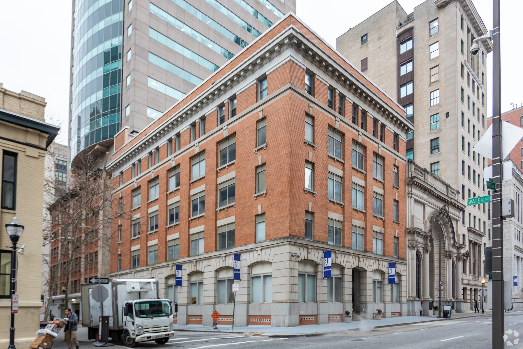30-32 South St, Baltimore, MD à vendre Photo de l’immeuble– Image 1 sur 16