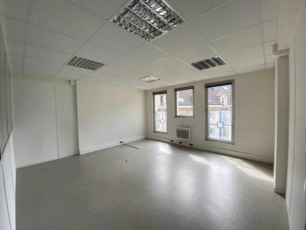 Bureau dans Rouen à louer Photo de l’immeuble– Image 1 sur 5
