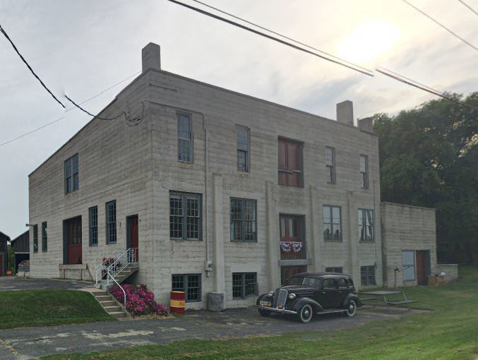 336 N Spring St, Columbus, WI à vendre - Photo de l’immeuble – Image 2 sur 20