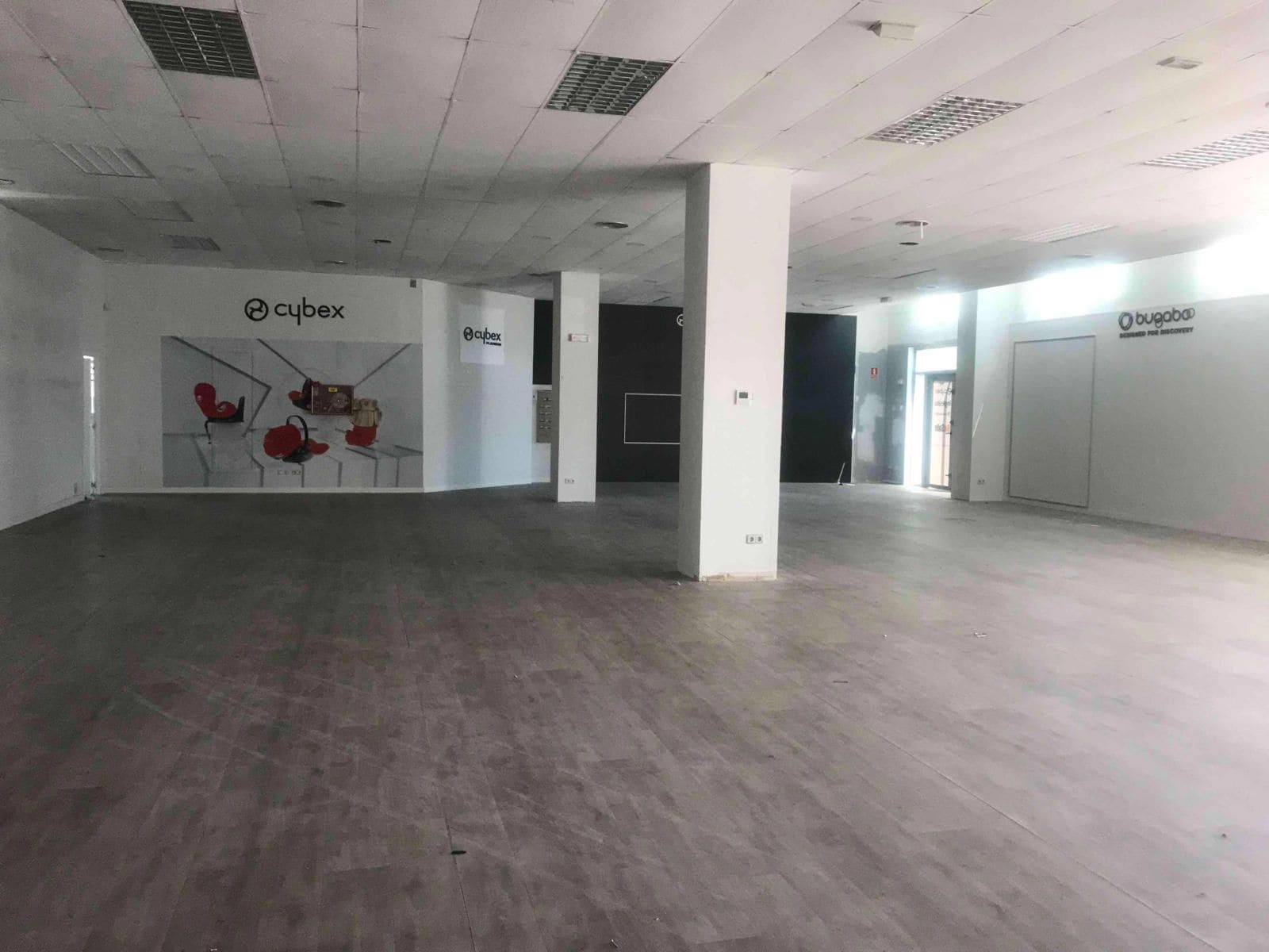 Local commercial dans San Sebastián de los Reyes, Madrid à louer Photo principale– Image 1 sur 2