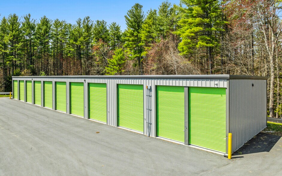 695 Concord Stage Rd, Weare, NH à vendre - Photo de l’immeuble – Image 3 sur 6