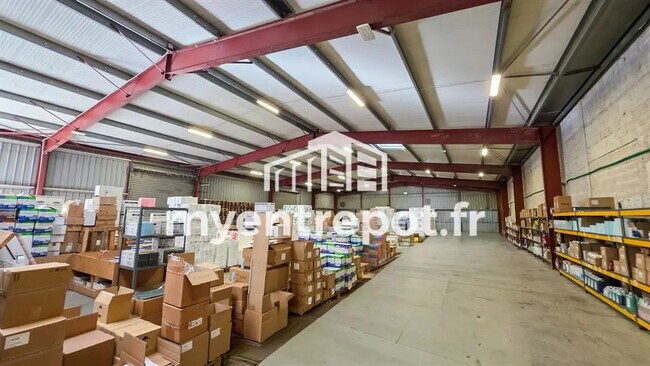 Plus de détails pour Local d'activités à louer