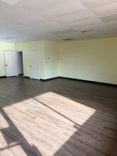 1809 Canton Rd, Marietta, GA à louer Photo intérieure– Image 2 sur 3