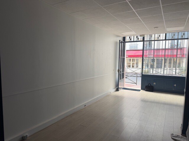 Rue Chaptal, Levallois-Perret, HDS 92300 - - - Photo intérieure - Image 1 of 2