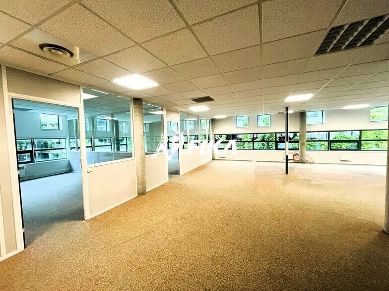 Bureau dans Mérignac à louer - Photo de l’immeuble – Image 3 sur 5