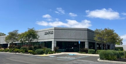 47221-47233 Fremont Blvd, Fremont, CA à louer Photo de l’immeuble– Image 1 sur 5