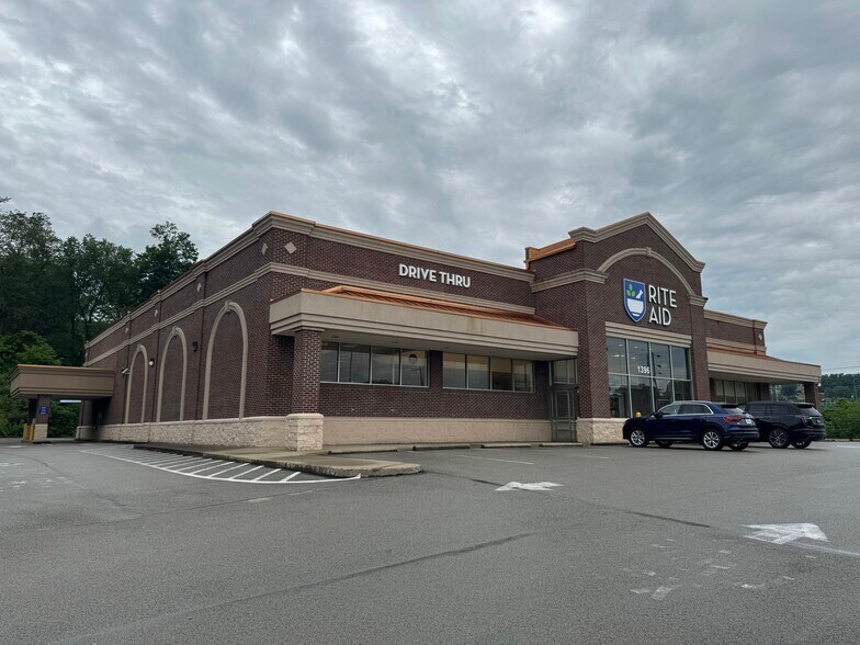 1396 W Chestnut St, Washington, PA à louer - Photo de l’immeuble – Image 1 sur 9