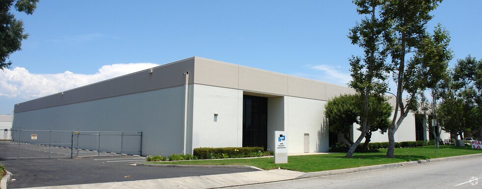 737 W Artesia Blvd, Compton, CA à louer - Photo de l’immeuble – Image 2 sur 8