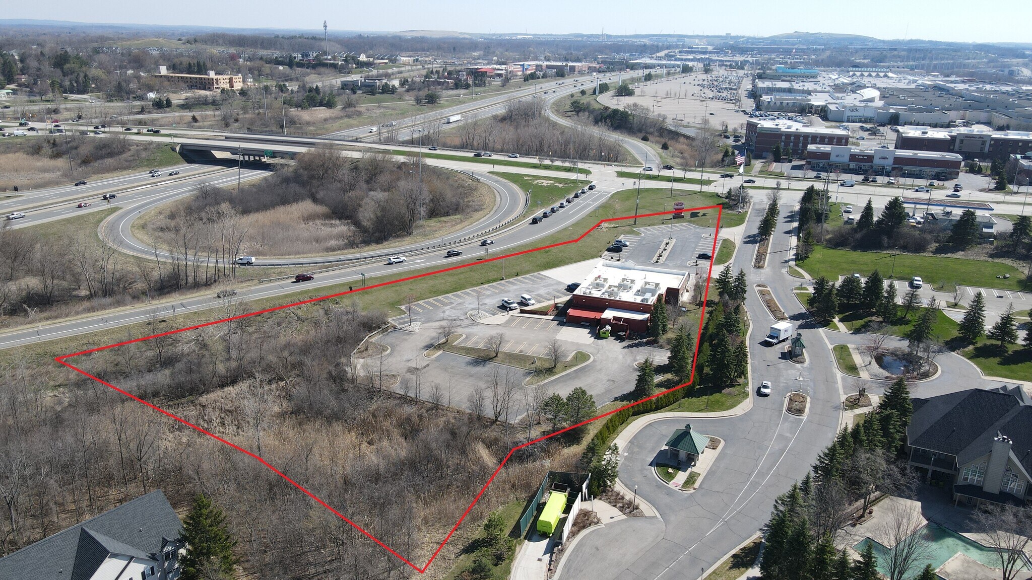 SWC Baldwin Rd, Auburn Hills, MI à vendre Photo principale– Image 1 sur 2