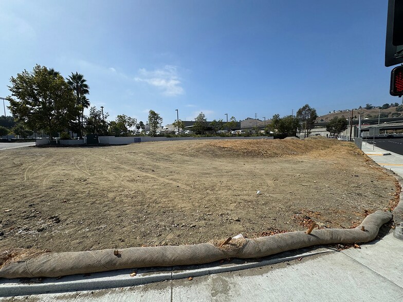 28681 Marguerite Pky, Mission Viejo, CA à vendre - Photo de l’immeuble – Image 2 sur 2