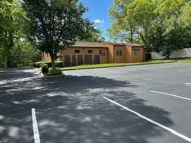 335 Terry Rd, Smithtown, NY à louer - Photo de l’immeuble – Image 3 sur 8