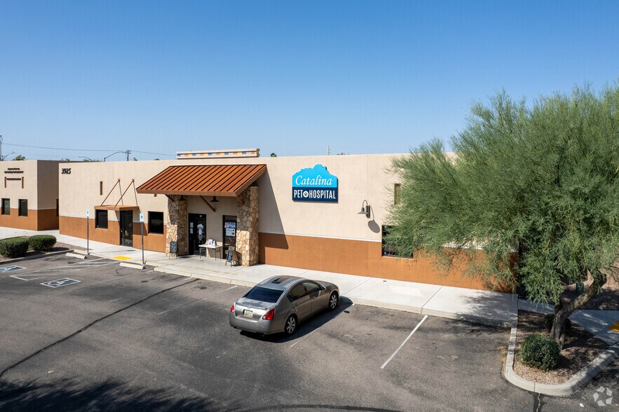 3925 E Fort Lowell Rd, Tucson, AZ à louer - Photo de l’immeuble – Image 2 sur 3