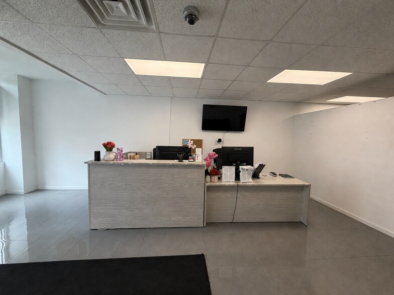 50 Main St, Hempstead, NY à louer - Photo de l’immeuble – Image 3 sur 18