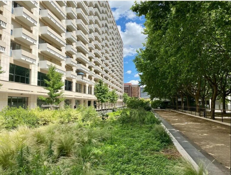 10 Rue Des Cuirassiers, Lyon à louer - Photo de l’immeuble – Image 2 sur 10