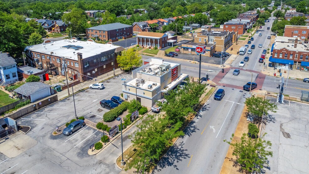 5600 S Grand Blvd, Saint Louis, MO à vendre - Photo de l’immeuble – Image 3 sur 5