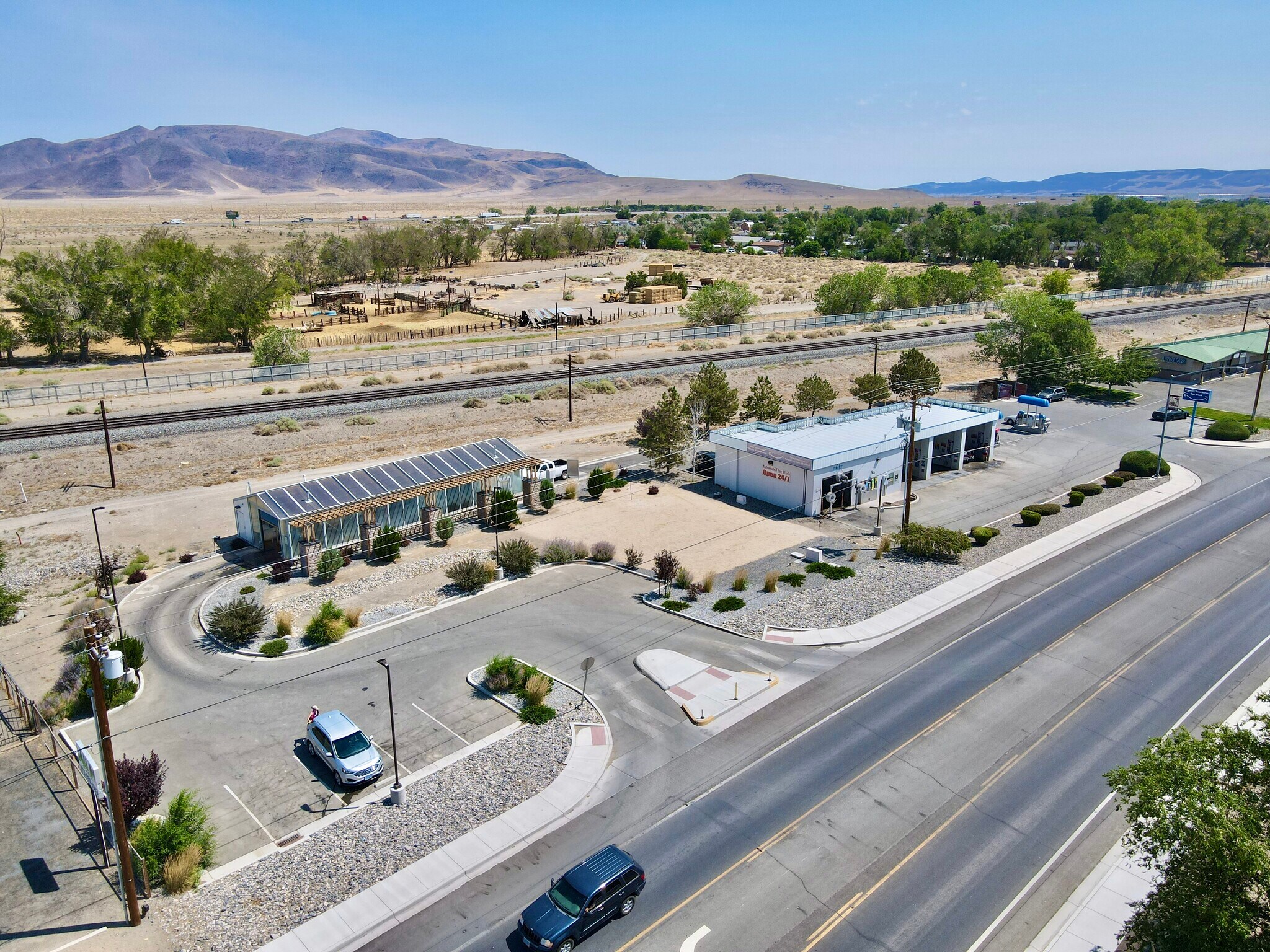 350-400 E Main St, Fernley, NV à vendre Photo de l’immeuble– Image 1 sur 5