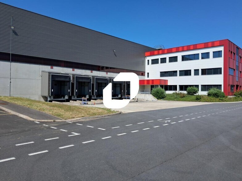 Industriel/Logistique dans Mer à louer - Photo de l’immeuble – Image 1 sur 16