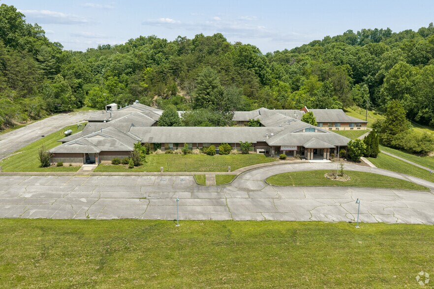 250 Belle Brook Rd, Bristol, TN à vendre - Photo de l’immeuble – Image 1 sur 20