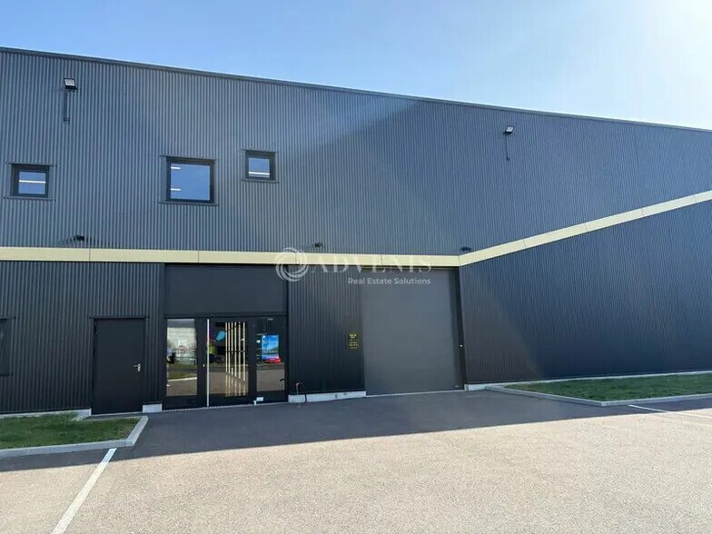 Local d’activités dans Marlenheim à louer - Photo de l’immeuble – Image 3 sur 9