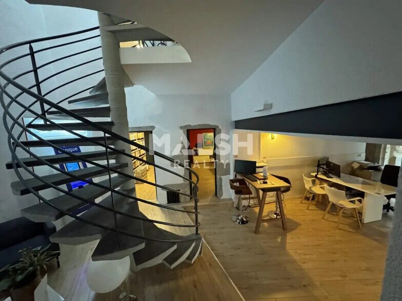 Bureau dans Montbrison à louer - Photo de l’immeuble – Image 2 sur 7