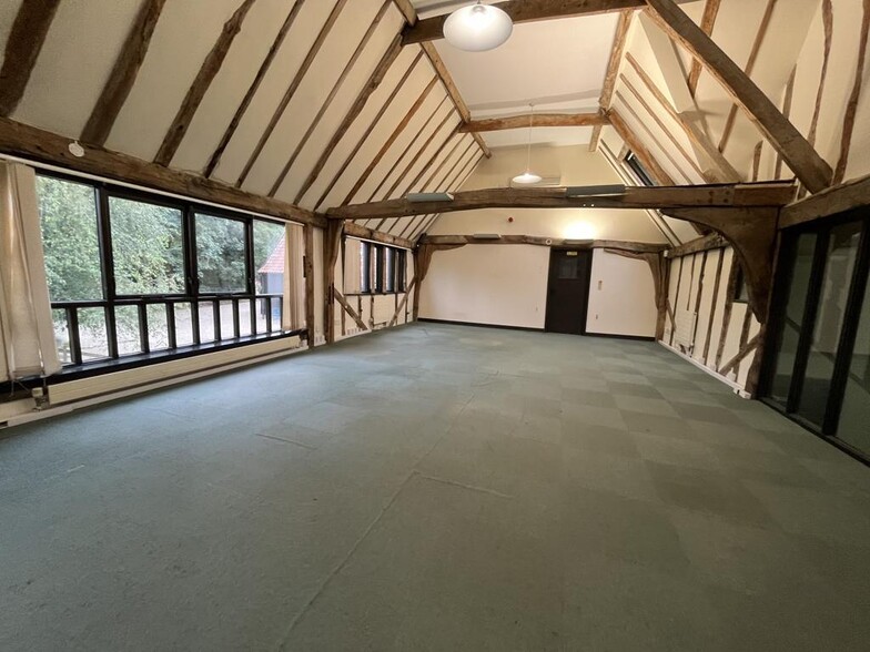 2 Wharfedale Rd, Ipswich à vendre - Photo de l’immeuble – Image 3 sur 11