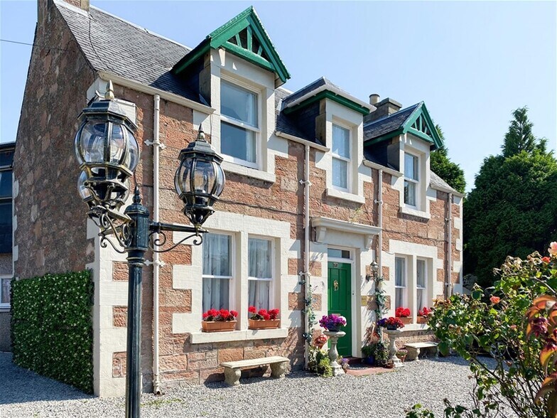 27 Glenurquhart Rd, Inverness à vendre - Photo de l’immeuble – Image 2 sur 7