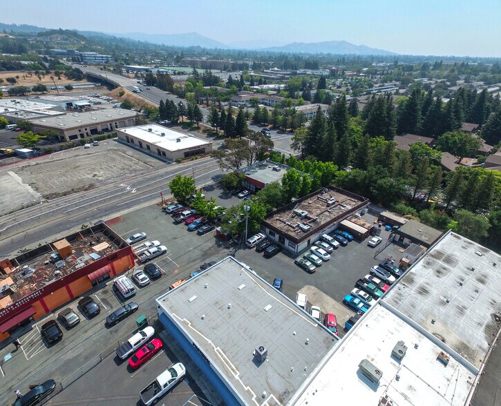 816 Piner Rd, Santa Rosa, CA à vendre - Aérien – Image 2 sur 4