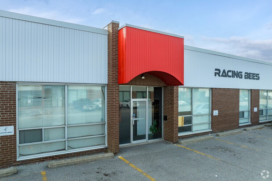 1960 Ellesmere Rd, Toronto, ON à louer - Photo de l’immeuble – Image 2 sur 3