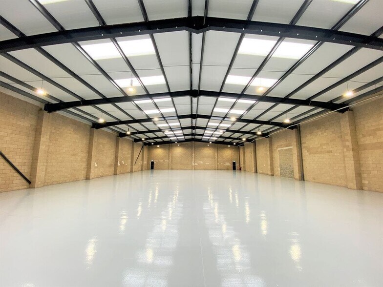 3-4 Fairfield Trade Park, Kingston Upon Thames à louer - Photo de l’immeuble – Image 2 sur 7