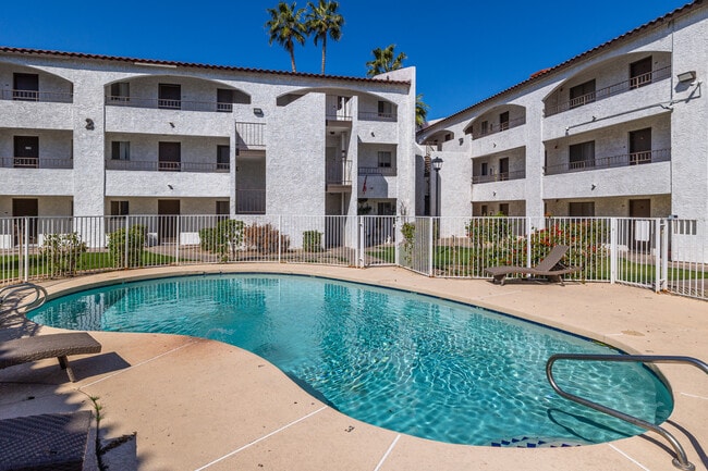 Plus de détails pour 6241 N 27th Ave, Phoenix, AZ - Logement à vendre