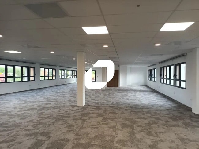 Plus de détails pour 46 Rue Des Fusilles, Villeneuve-d'Ascq - Bureau à louer