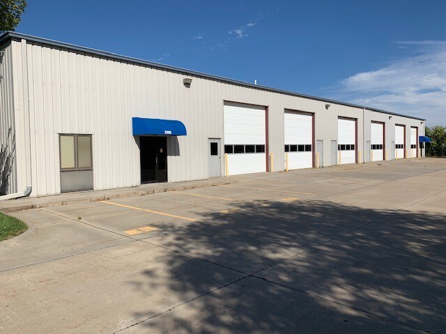 5300 N 57th St, Lincoln, NE à louer - Photo principale – Image 1 sur 41