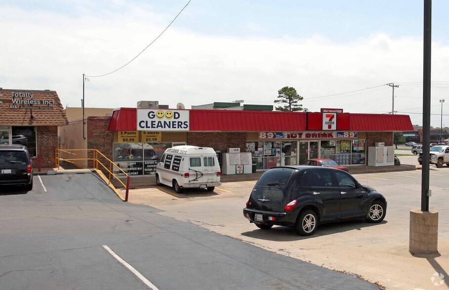 110-112 S Bryant Ave, Edmond, OK à louer - Photo de l’immeuble – Image 2 sur 21