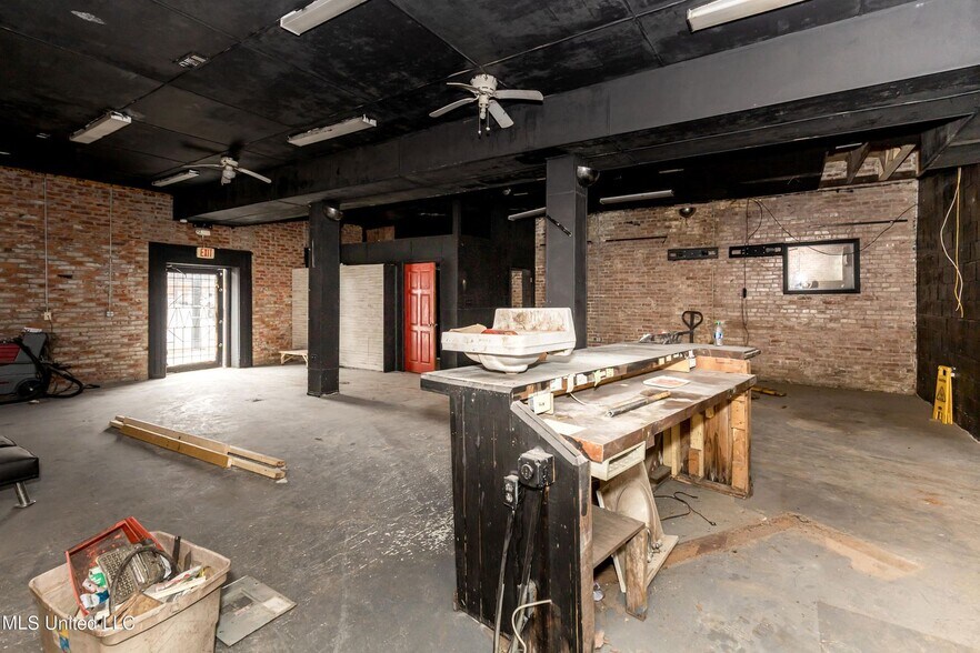 4914 Main St, Moss Point, MS à vendre - Photo de l’immeuble – Image 3 sur 54