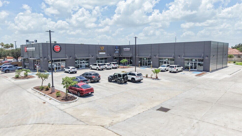 1401 S McColl Rd, Edinburg, TX à louer - Photo de l’immeuble – Image 2 sur 5