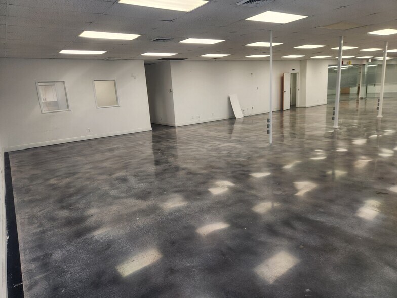 601-623 E Atlantic Blvd, Pompano Beach, FL à louer - Photo intérieure – Image 3 sur 17