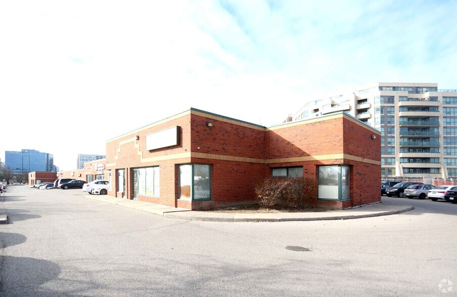 160 E Beaver Creek Rd, Richmond Hill, ON à vendre - Photo de l’immeuble – Image 3 sur 5