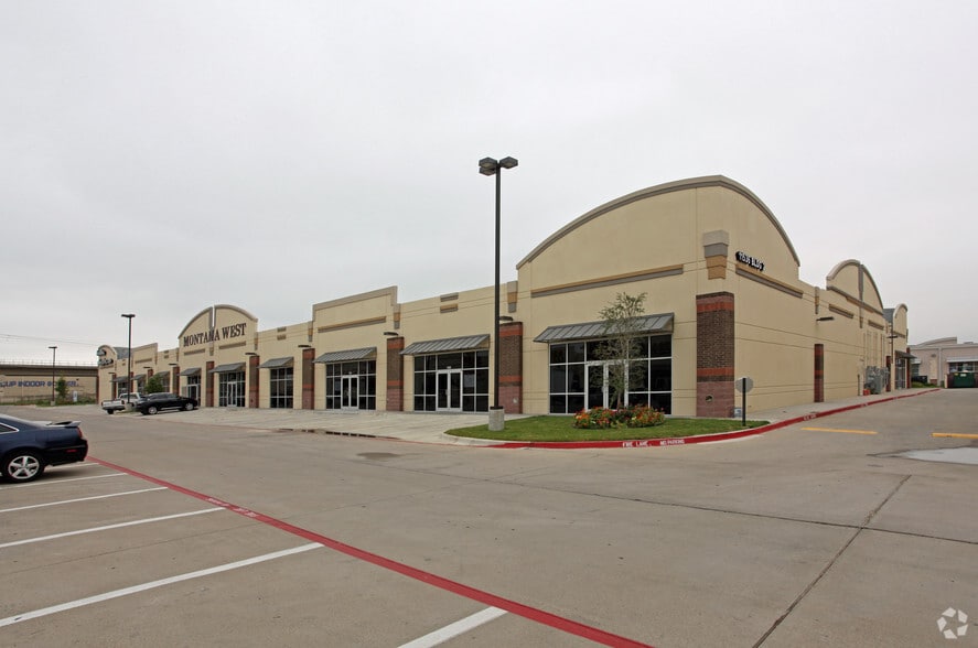 11536 Harry Hines Blvd, Dallas, TX à vendre - Photo de l’immeuble – Image 2 sur 15