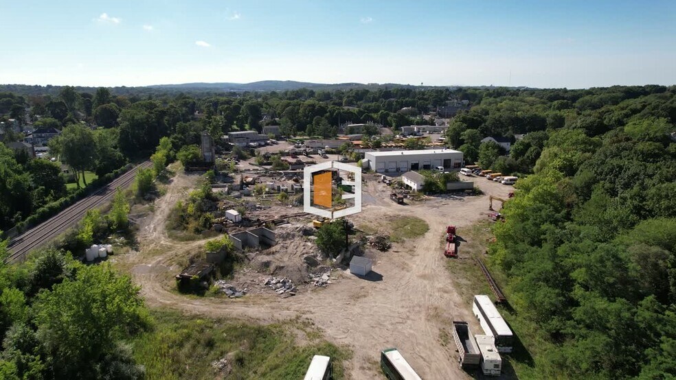 71 Adams St, Braintree, MA à louer - Vidéo sur l’annonce professionnelle – Image 2 sur 21