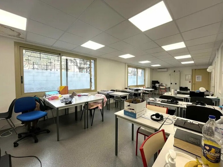 Bureau dans Cagnes-sur-Mer à louer - Photo de l’immeuble – Image 1 sur 5