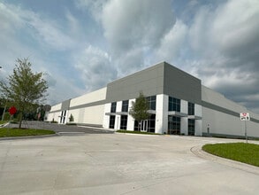 12435 Lem Turner Rd, Jacksonville, FL à louer Photo de l’immeuble– Image 1 sur 6