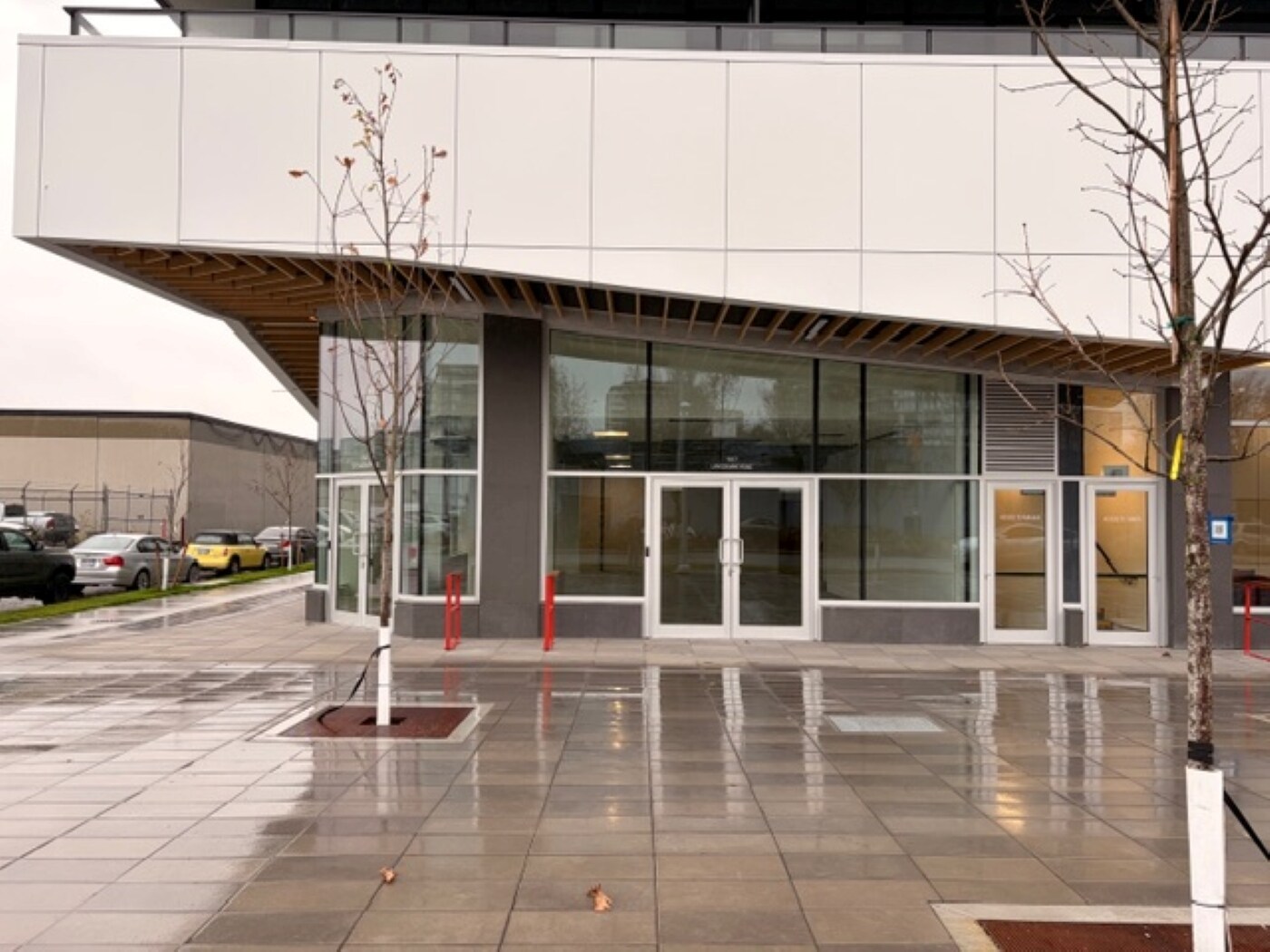 7977 Lansdowne Rd, Richmond, BC à louer Photo de l’immeuble– Image 1 sur 7